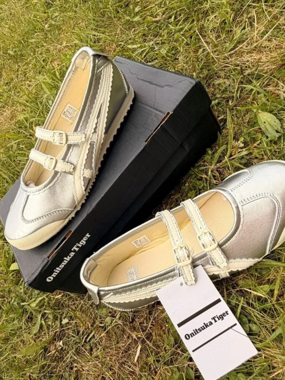 Women’s Silver Onitsuka Tiger Sneakers Retro Mexico 66 Shoes - Picture 2 of 6